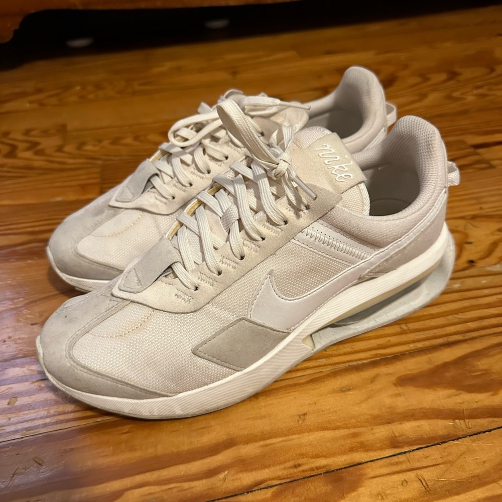 Nike Air Max Pre-Day Women’s size 9